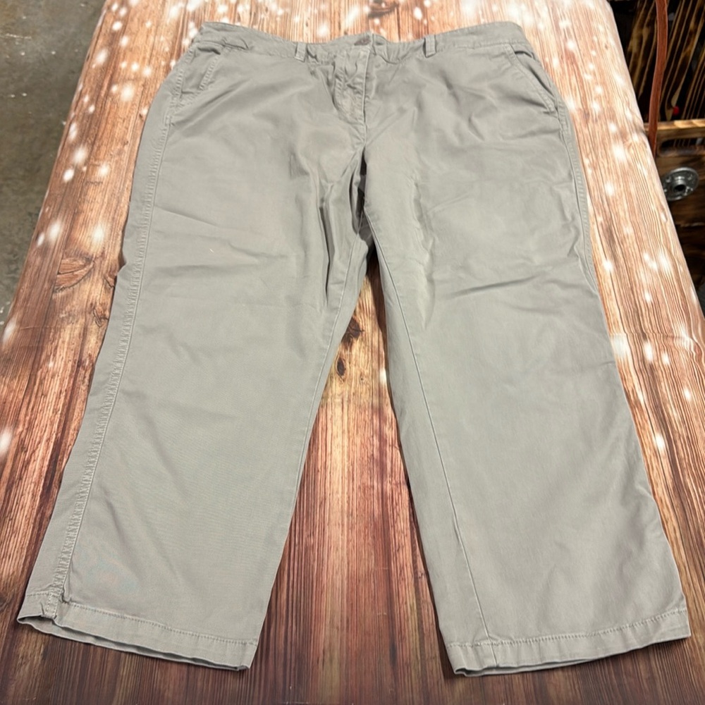 Women’s Charlotte Capris by Crown And Ivy